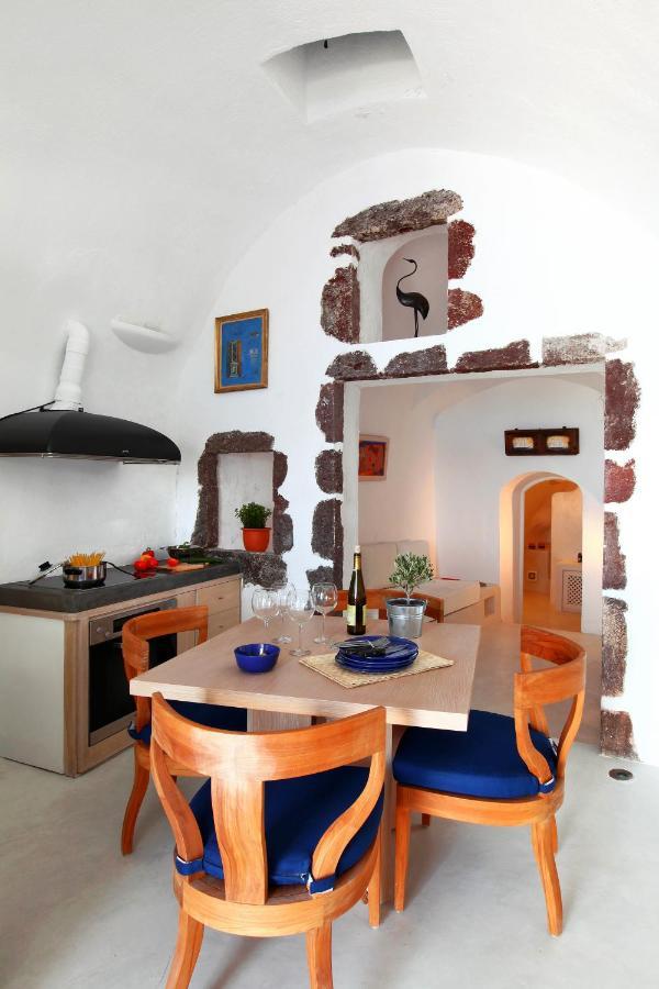 Menias Cave House Apartment Oia  Bilik gambar